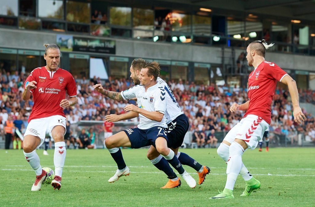 AGF-direktør: Vi er på rette vej, men fantaserer ikke om Champions League