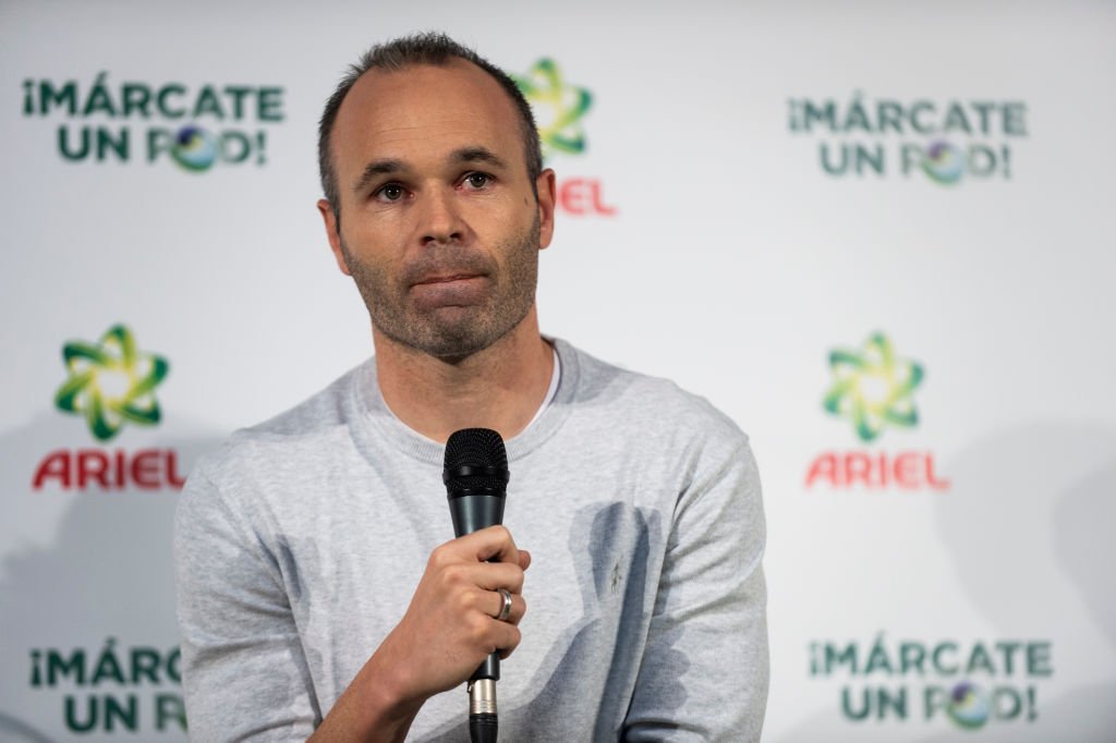 Iniesta peger på den bedste spiller til Barca mellem Mbappé og Haaland