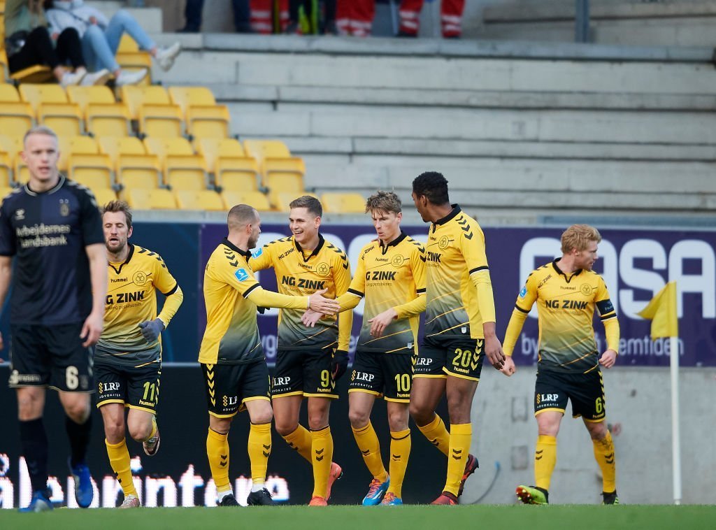 Rigmænd vil købe dansk klub