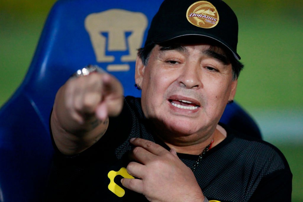 Maradona skal opereres for hjerneblødning