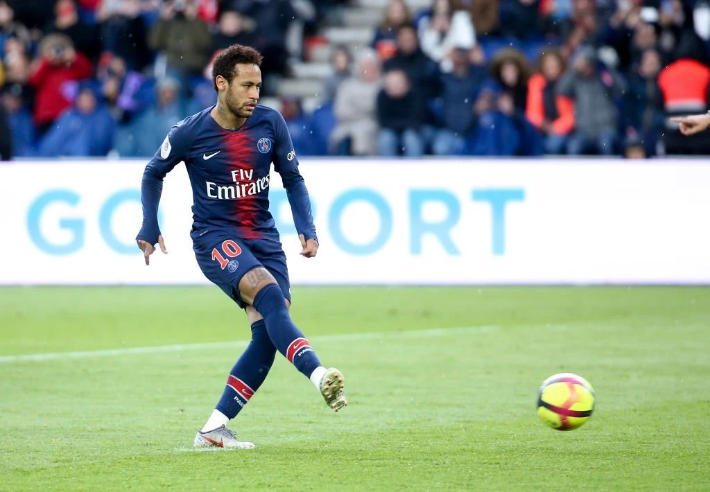 Hattrick sender Neymar foran Ronaldo