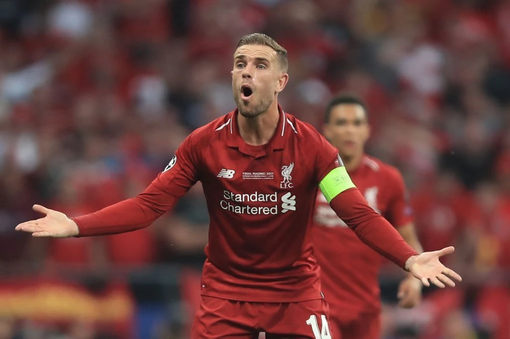 VAR kostede Liverpool mod Tottenham: Nu bryder Howard Webb stilheden