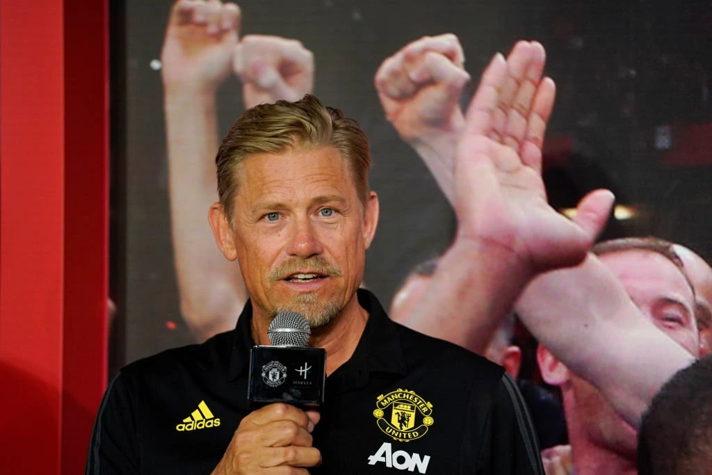 Rørende øjeblik: Peter Schmeichel hylder sønnen på live-tv