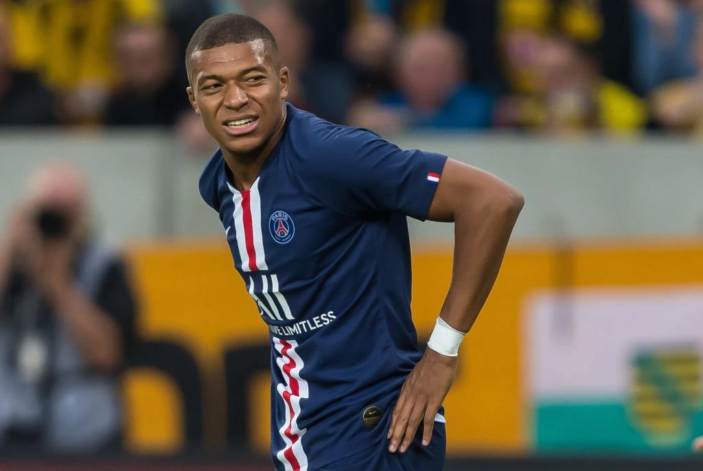 PSG-chef vil ikke love, at Mbappe bliver i klubben