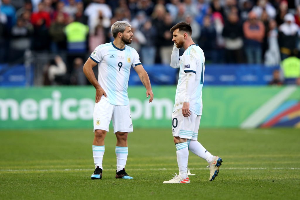 Sergio Agüero raser mod Messi-kritikere