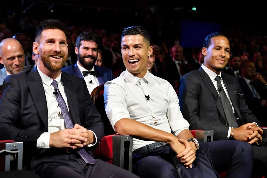 Messi slår Cristiano Ronaldos rekord