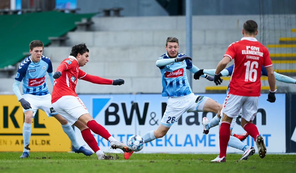 Flere Premier League-klubber er interesserede i dansk stortalent