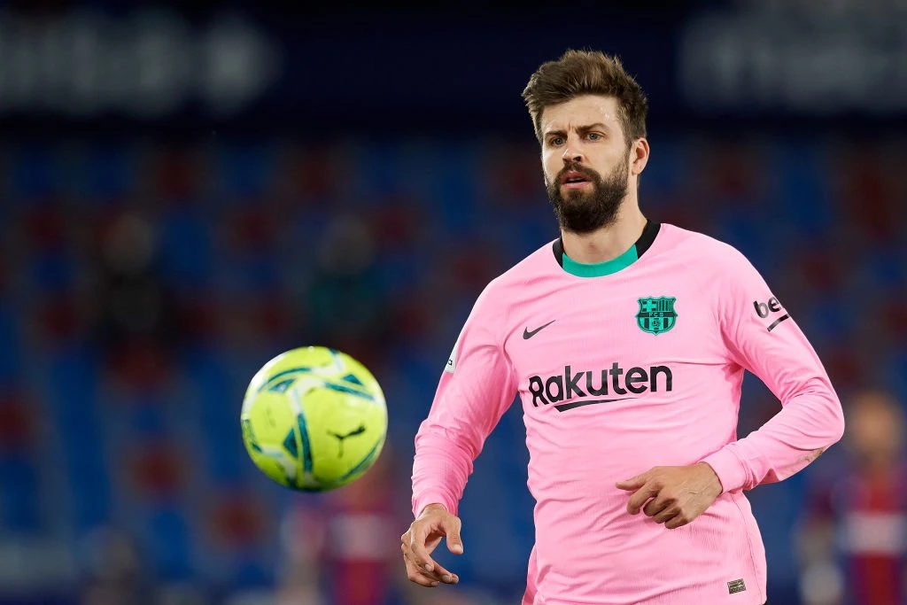 Barcelona tilbyder flere spillere nye kontrakter med 60% lønnedgang