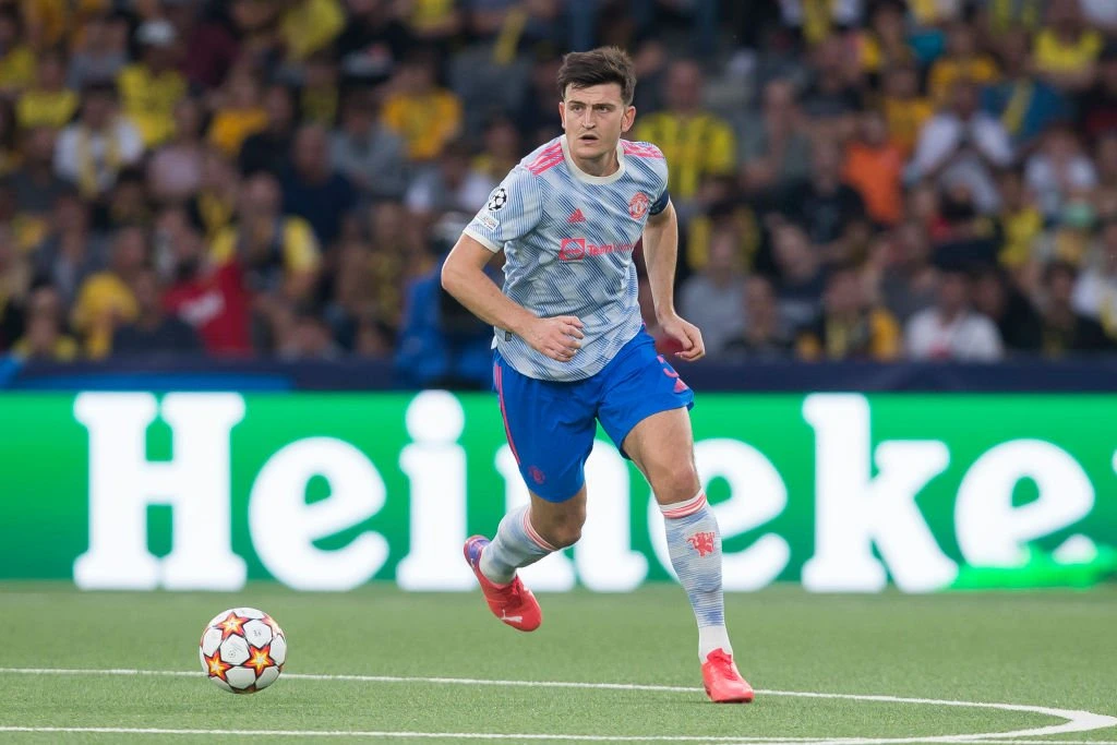 Harry Maguire reagerer på Lingard-fejl