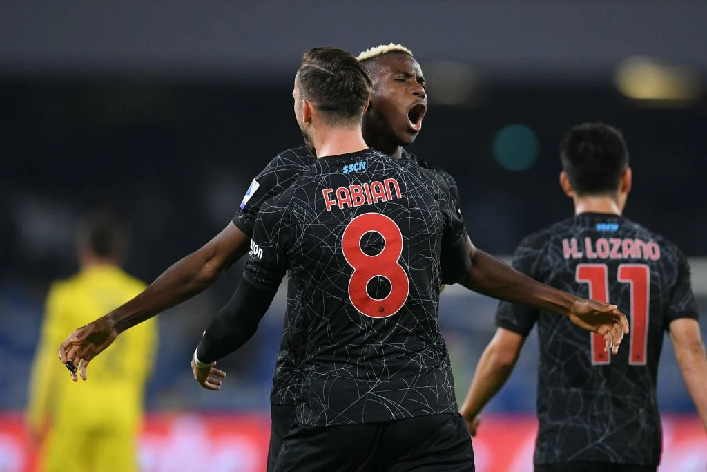 For dyr: United dropper Napoli-profil