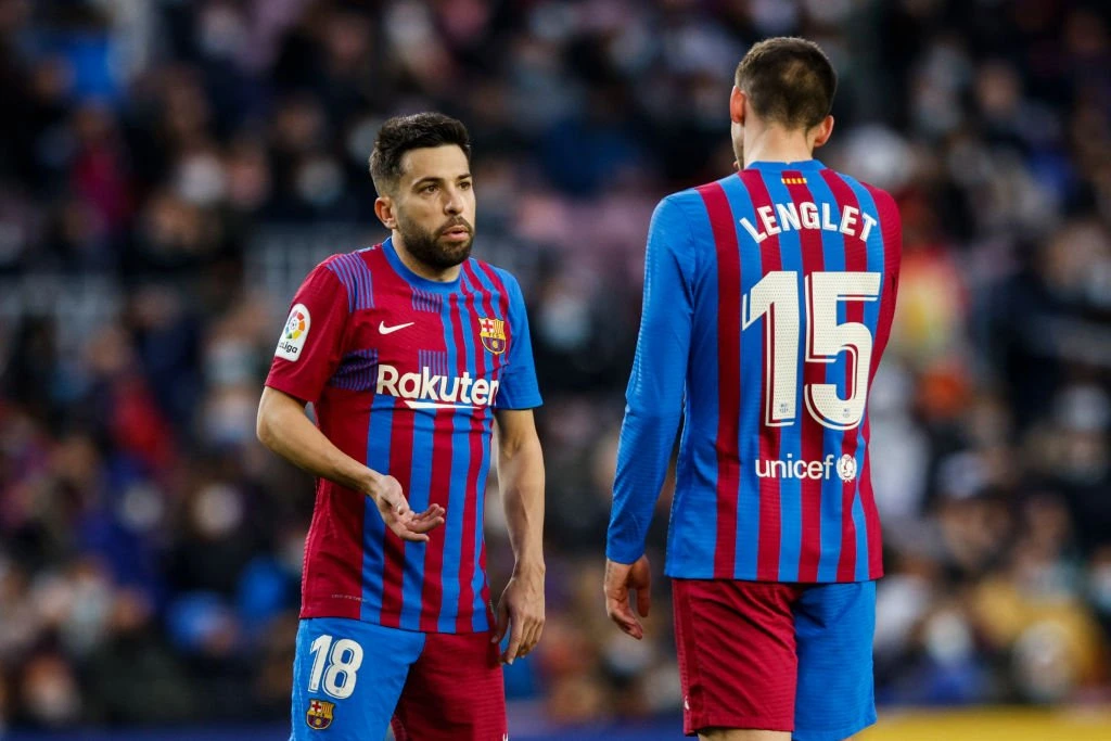 Officielt: Barca-forsvarer ude med skade