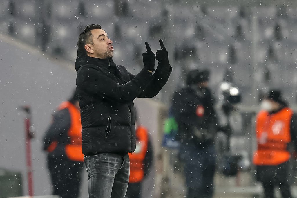 Xavi træder i karakter: Stopper Barcas jagt på aldrende angriber