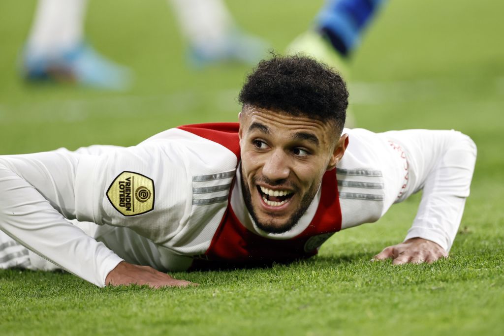 Barca har sendt tilbud til Mazraoui: Dette tilbyder de ham