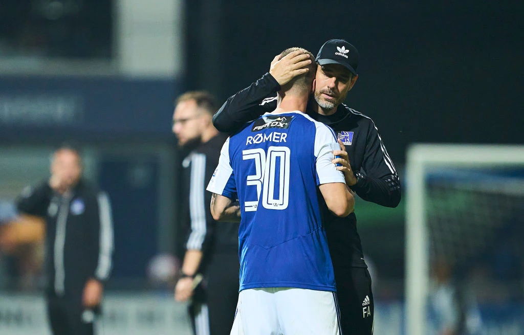 Dansk fodboldstjerne mistede pludseligt sin kone: Nu taler moren ud