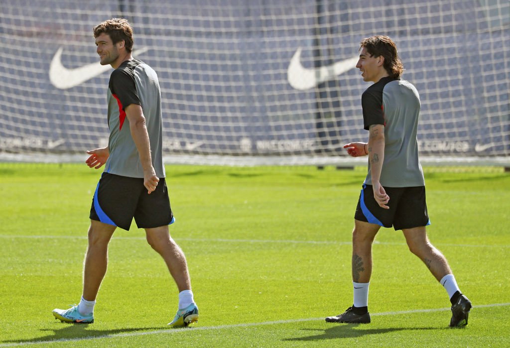 Barcelona-forsvarer får ny kontrakt frem til 2024