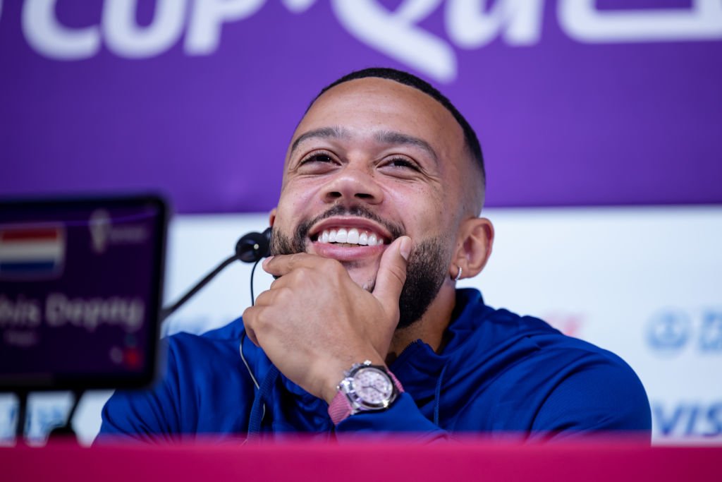 Memphis Depay langer ud efter Barcelona