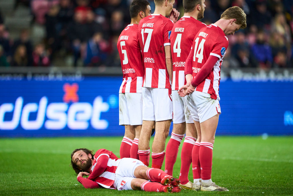 Legenden over dem alle forlader AaB
