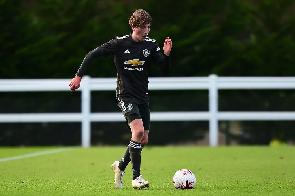 Manchester United skriver kontrakt med tidligere Premier League-spillers søn