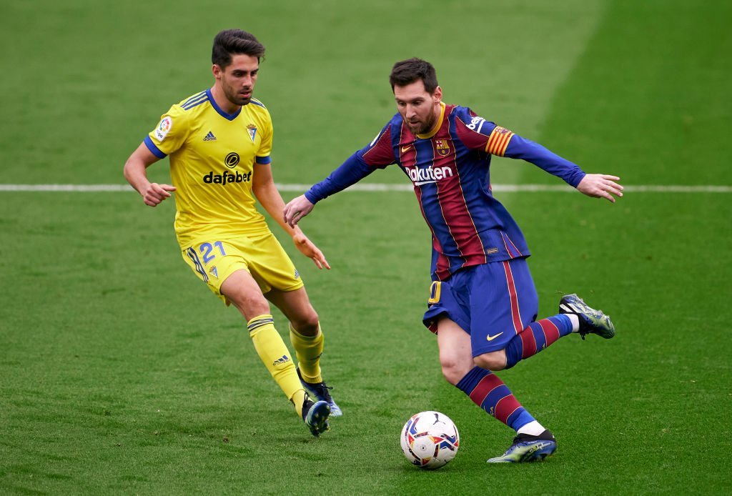 Kontraktforhandlinger på vej: Jorge Messi rejser til Barcelona