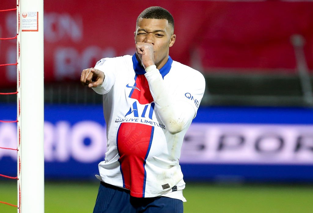 Mbappé får familiært selskab i PSG