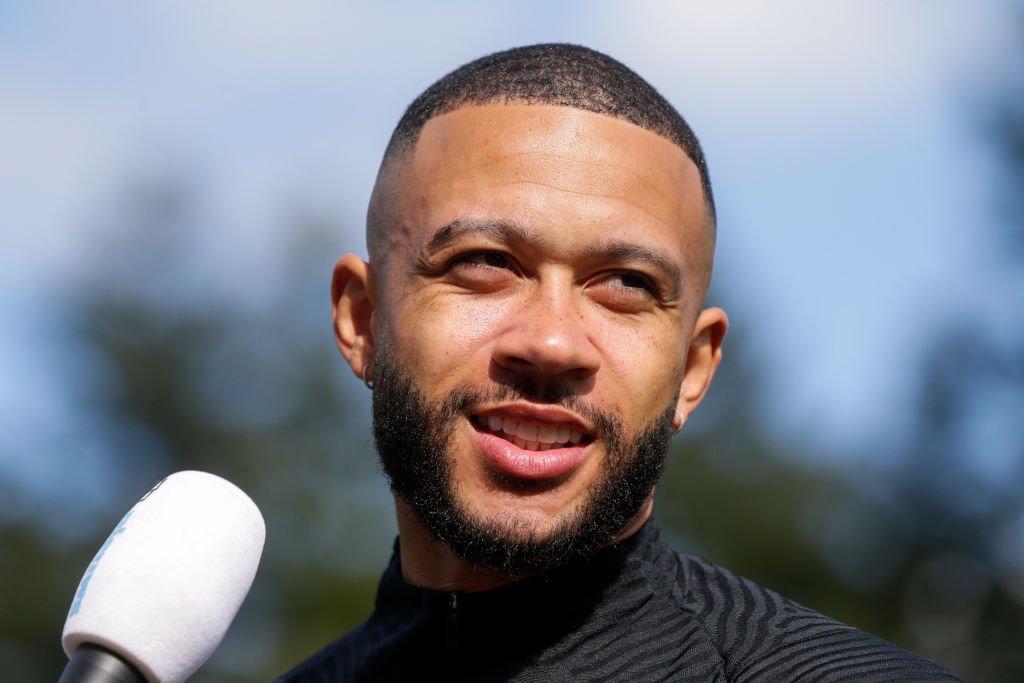 Barca kan tabe endnu en transferkamp: Storklub giver Memphis Depay lukrativt tilbud