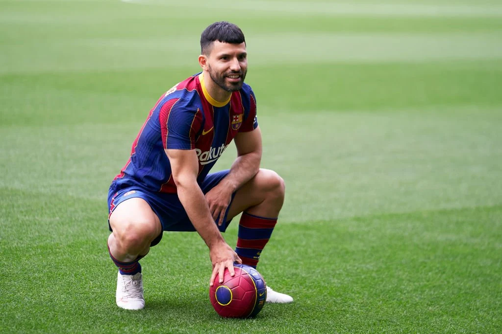 Agüero taler ud om Messi-klausul