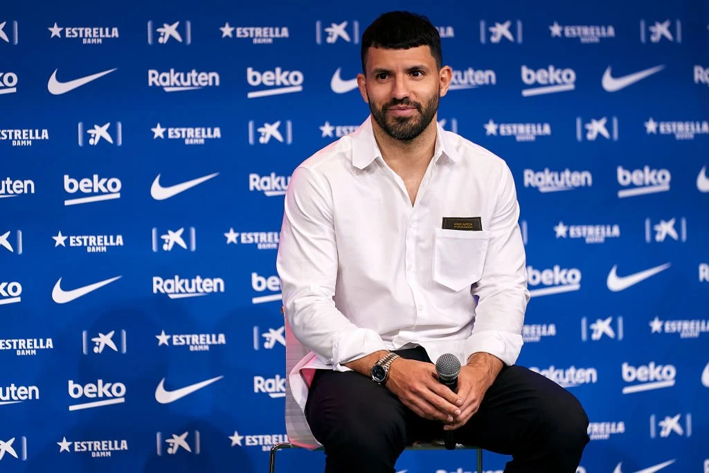 Video: Agüero forærer sin bil til Manchester City-ansat