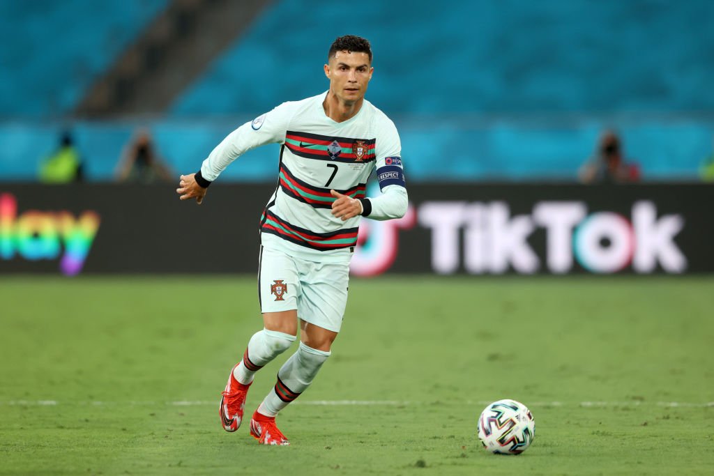 Cristiano Ronaldo kalder rygter ‘respektløse’