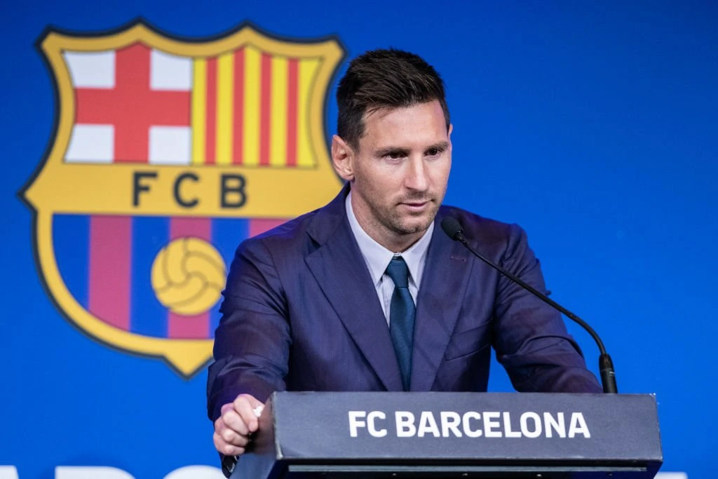 Officielt: Messi skifter til PSG