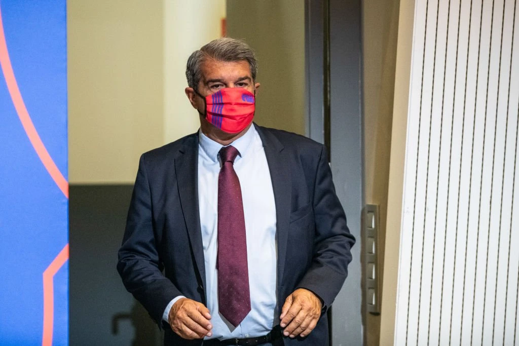 Barca-legende langer ud efter Laporta: Vil han sparke endnu en legende ud af bagdøren?
