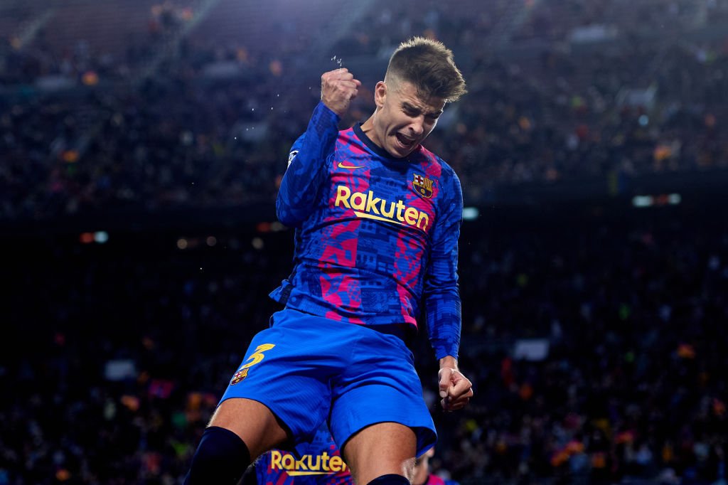 Piqué tangerer Roberto Carlos-rekord