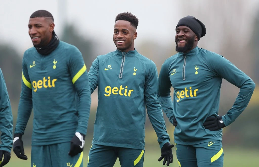 Tottenham kan sende midtbanespiller til PSG i byttehandel