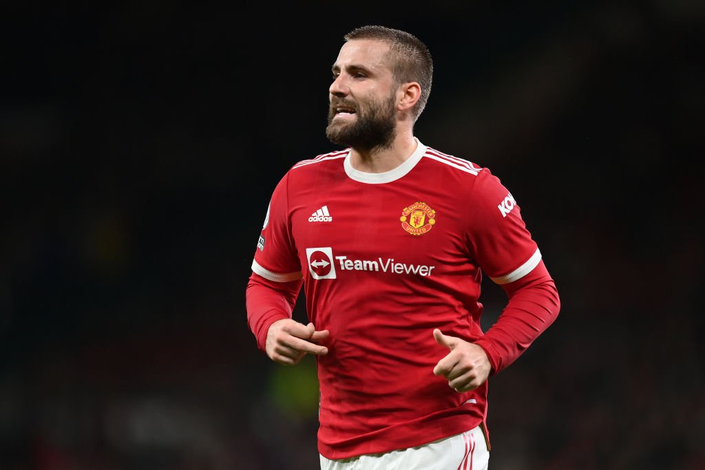 Luke Shaw langer ud efter holdkammerater