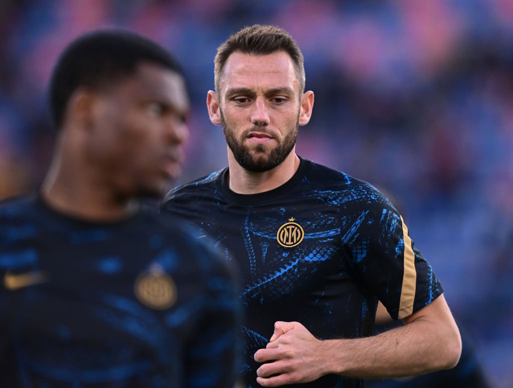 Rygtes til Premier League: Nu er De Vrij blevet prissat