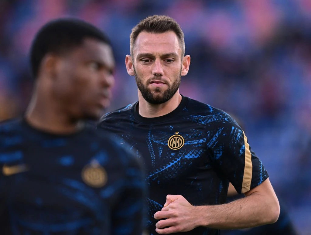 Rygtes til Premier League: Nu er De Vrij blevet prissat