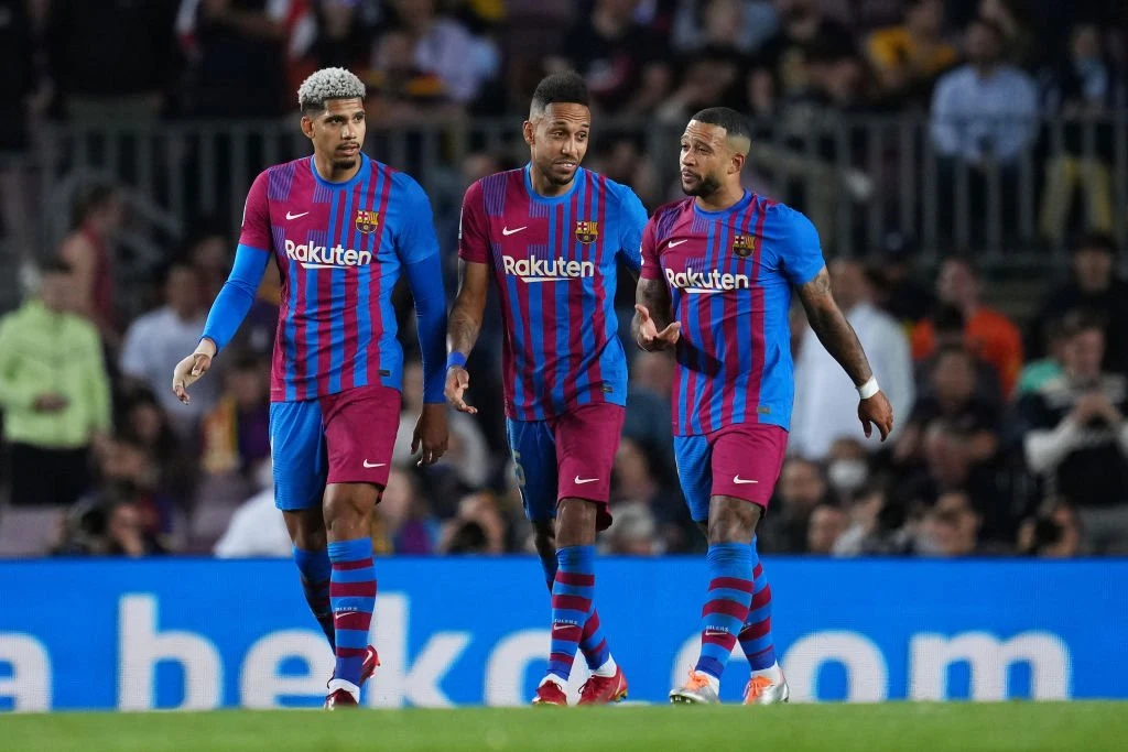 Barcelona afviser bud på angriber
