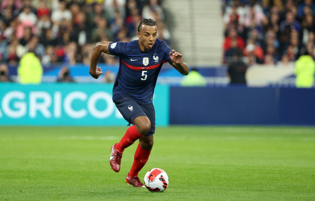 Barcelona vil hente 30-årig forsvarer fremfor Jules Koundé