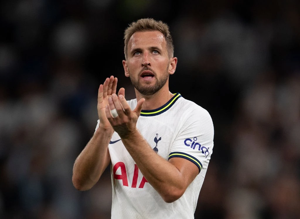 Harry Kane fortsætter sine rekorder: Vipper Lewandowski af pinden