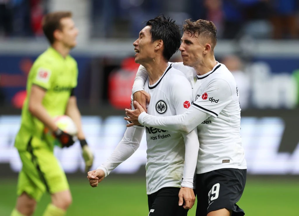 Barcelona i kamp om Frankfurt-stjerne med 4 klubber