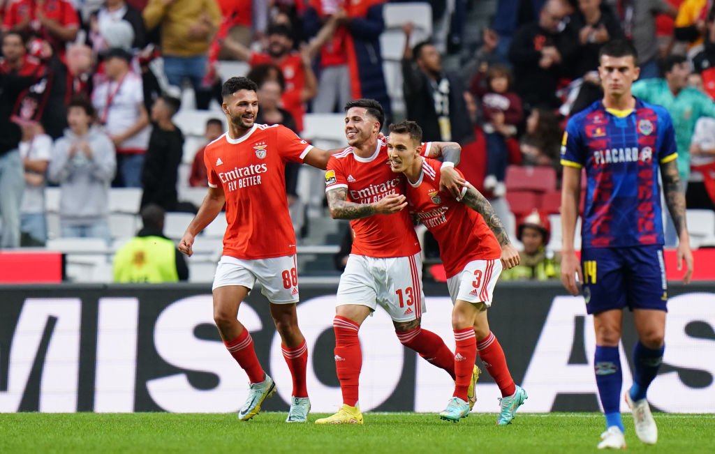 Barcelona melder sig ind i kampen om Benfica-profil