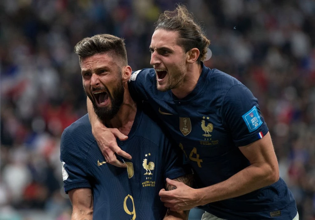 Oliver Giroud tog målmandshandskerne på og sikrede Milan tre point