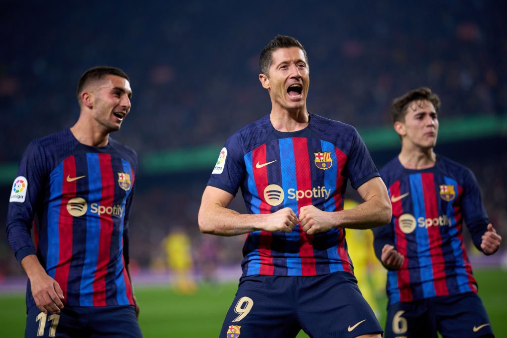 Barcelona overvejer 18-årig irsk talent som Lewandowski-afløser