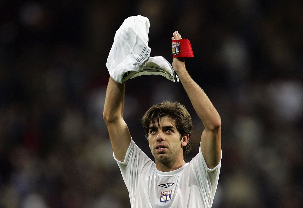 Juninho ny sportsdirektør i Lyon, mens Sylvinho bliver ny træner