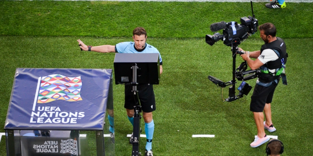 VAR-app på vej: Skal kunne bruges af tilskuerne