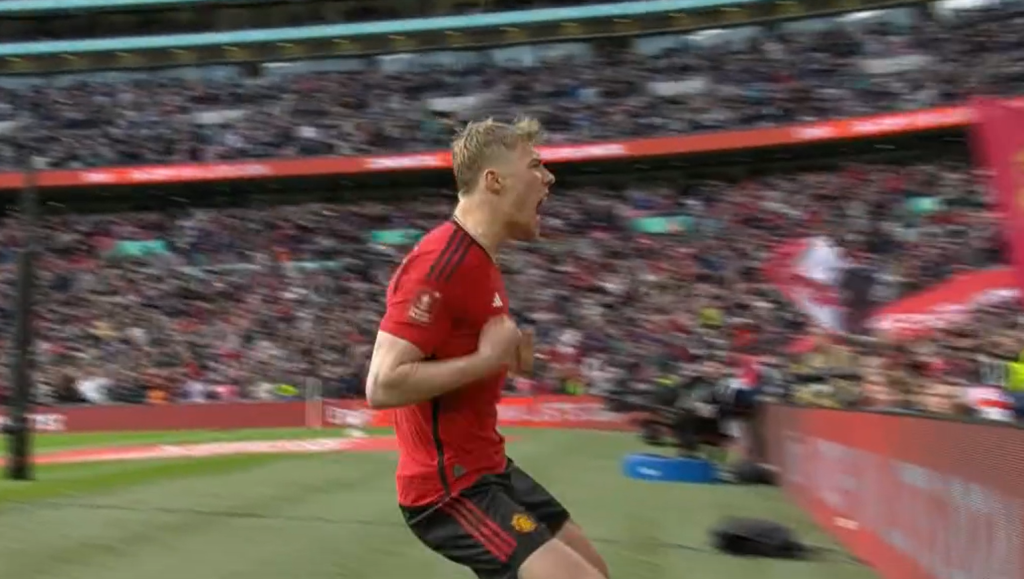 Rasmus Højlund endte som helten, da Coventry vendte dramatisk kamp mod Manchester United