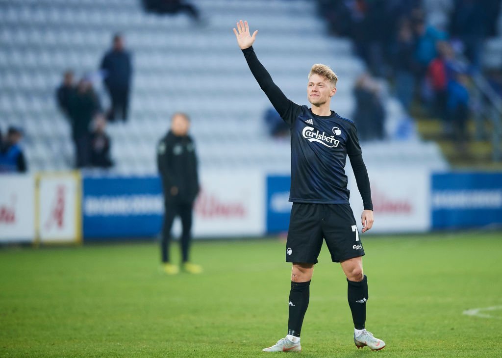 Viktor Fischer får opbakning for sin kritik af homotilråb fra OB-fans