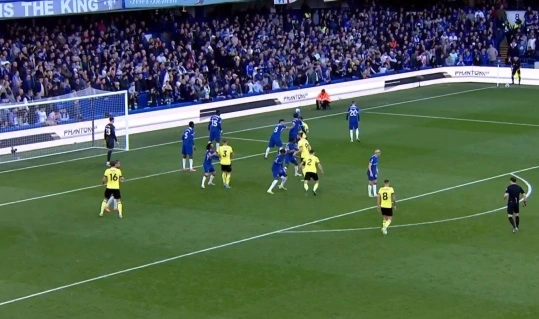 Lorenz Assignon fra Burnley adresserer kontroversielt rødt kort efter uafgjort mod Chelsea