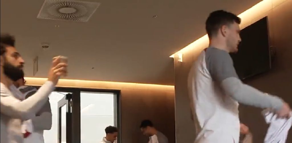 Mohamed Salah narrede Andrew Robertson i omklædningsrummet – men se så hvad der sker