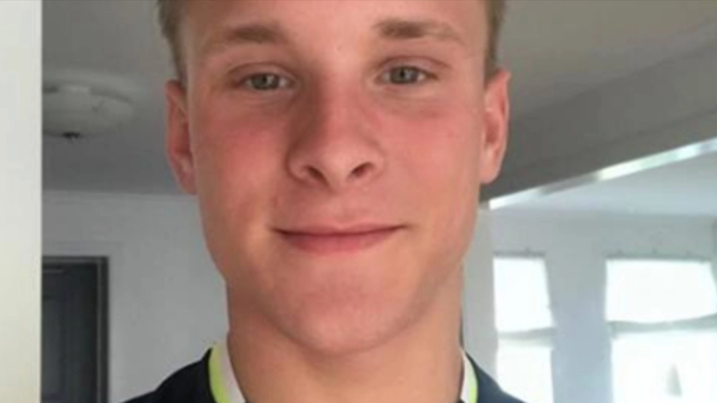 19-årig dommer blev overfuset med ‘er du dum i hovedet?’ under en lilleputkamp, og så fik han nok