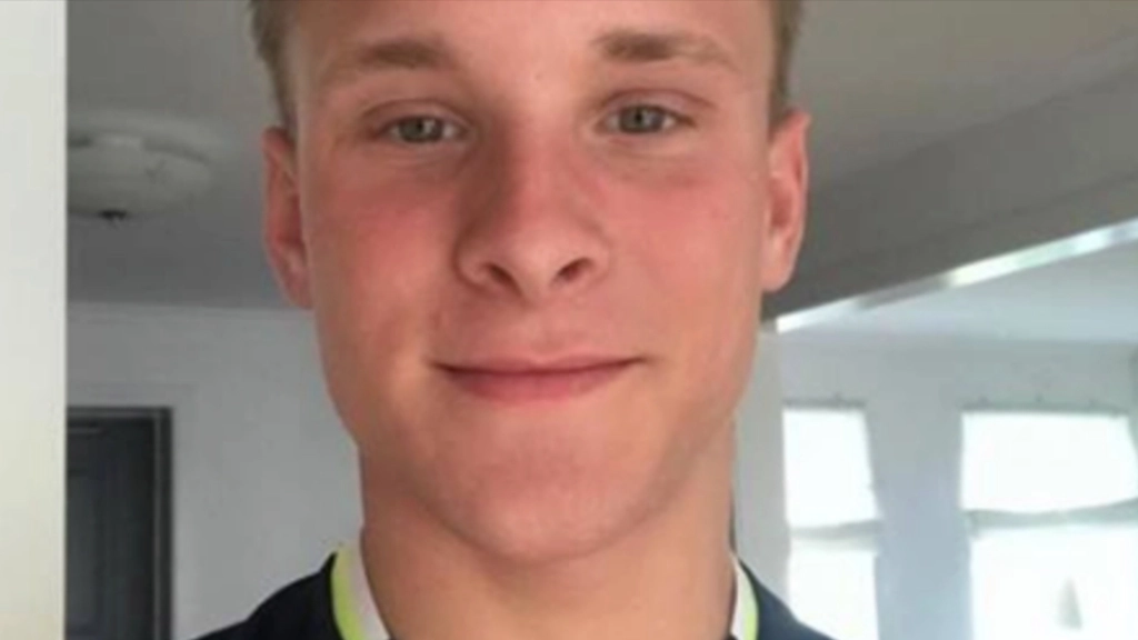 19-årig dommer blev overfuset med ‘er du dum i hovedet?’ under en lilleputkamp, og så fik han nok